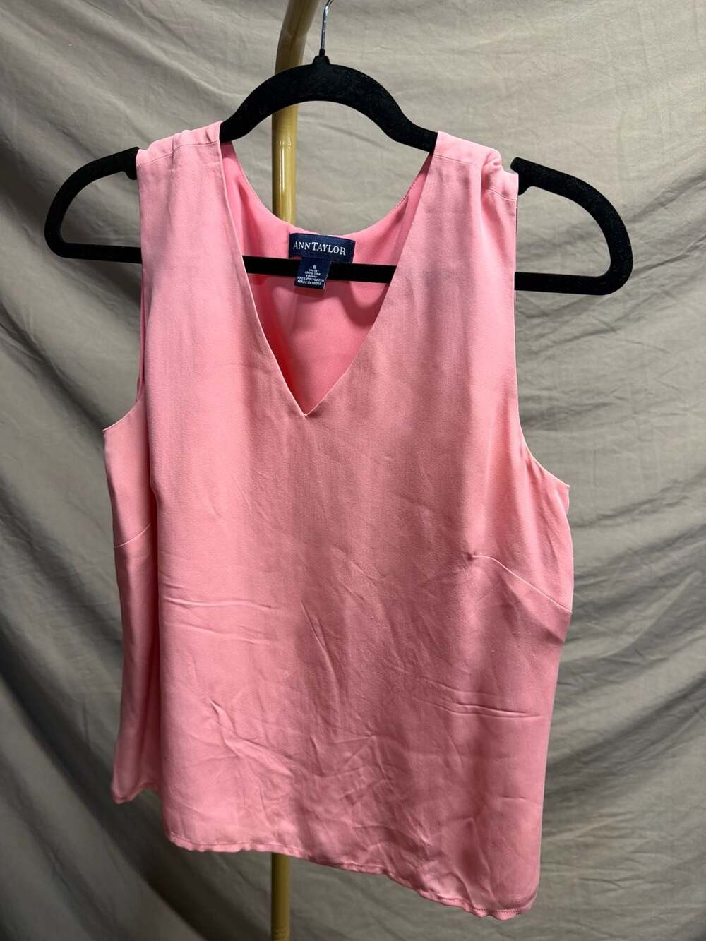 Ann Taylor Women's Pink 100% Silk V-Neck Sleeveless Tank Top